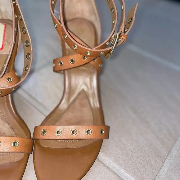 ISOLA DAMAR BROWN HEELED SANDAL WRAP AROUND STRAPS WITH GROMMET DETAIL SIZE 7.5 - Picture 4 of 15